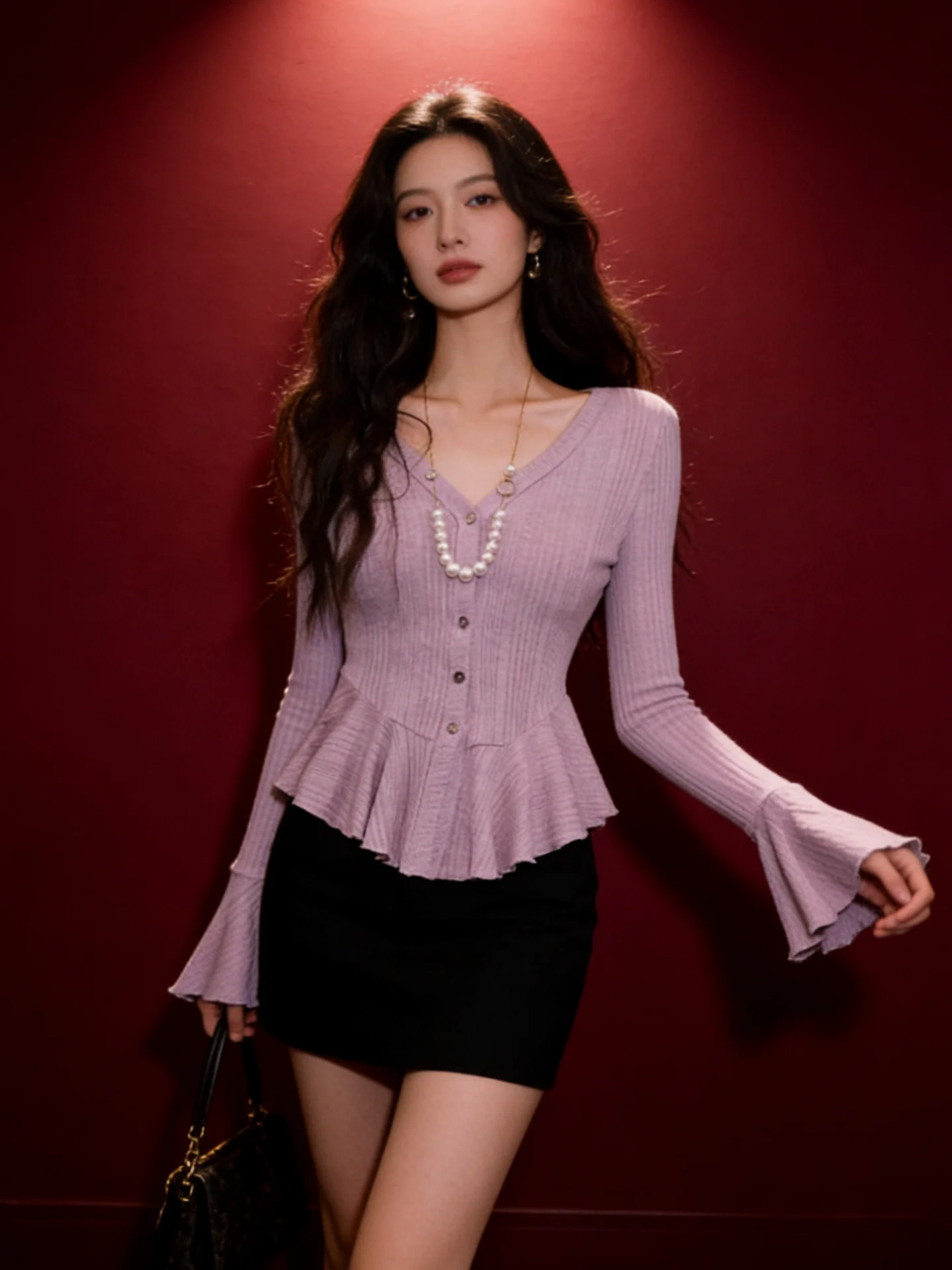 HUAAPPUW Women's Short Knitted Sweater Purple Waist-Cinching Bell Sleeve Design French Style Soft Long Sleeve V-neck Top
HUAAPPUW Women's Short Knitted Sweater Purple Waist-Cinching Bell Sleeve Design French Style Soft Long Sleeve V-neck Top