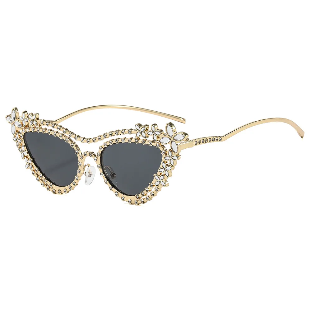 Luxury Cat Eye Sunglasses Women Rhinestone Metal Glasses Diamond Hollow Flower Design Sunglasses UV400 Ins Vacation Sunglasses
Luxury Cat Eye Sunglasses Women Rhinestone Metal Glasses Diamond Hollow Flower Design Sunglasses UV400 Ins Vacation Sunglasses