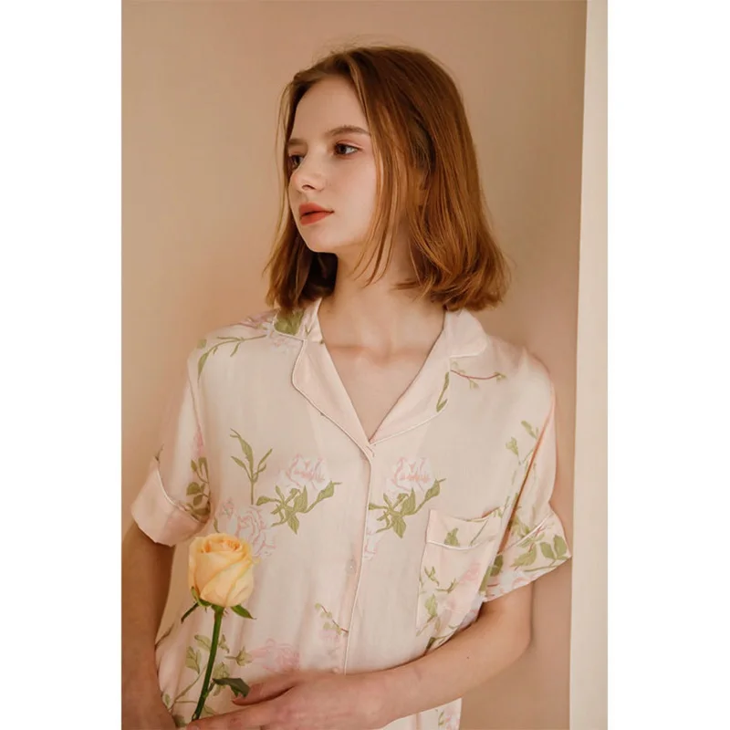 Vintage Floral Fashion Viscose Women's Short Sleeve Pajamas Sets Long Pants Loose Comfortable Sleepwear Suits
Vintage Floral Fashion Viscose Women's Short Sleeve Pajamas Sets Long Pants Loose Comfortable Sleepwear Suits