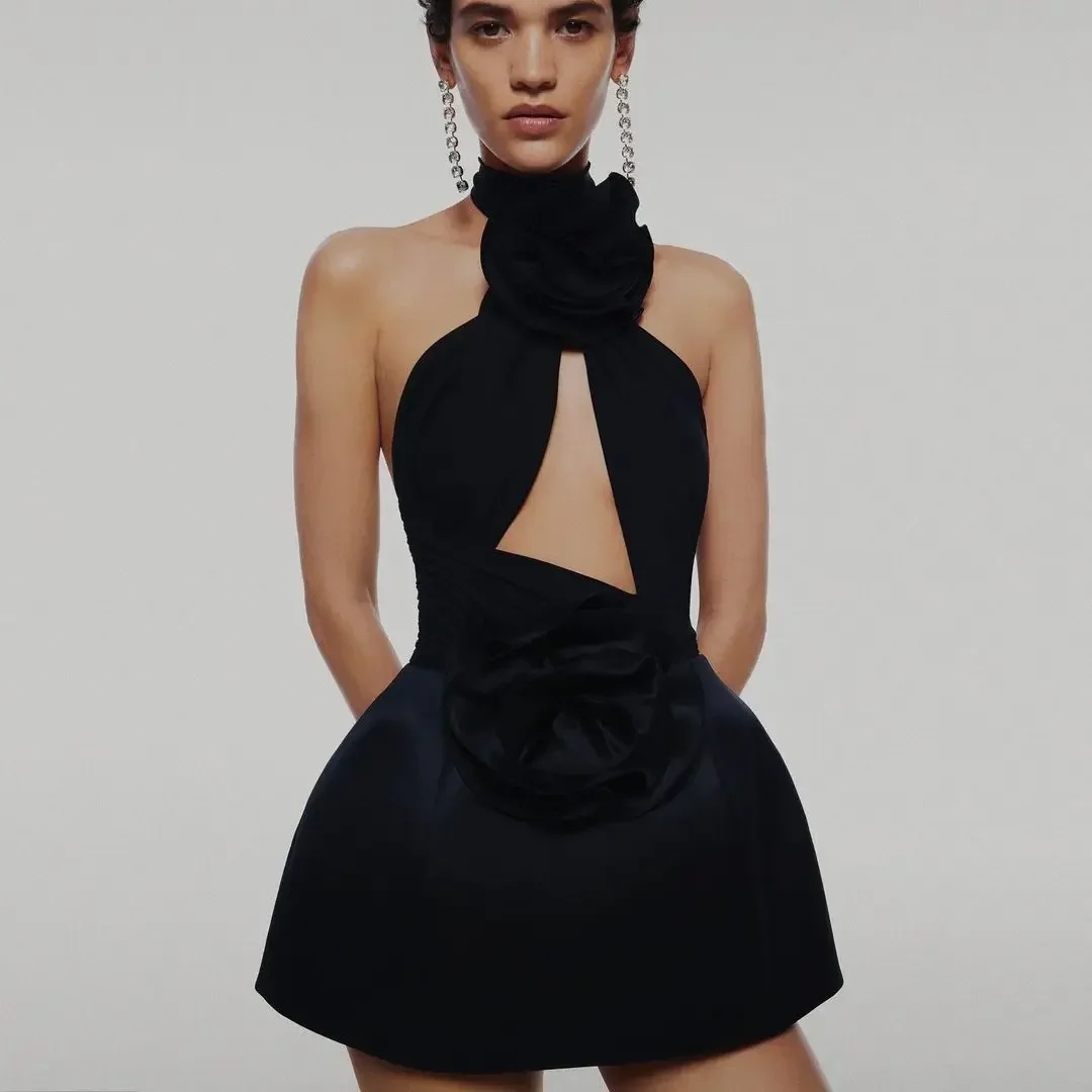 Маленькие черные коктейльные платья Vestidos De по индивидуальному заказу с лямкой на шее и цветами Клубные вечерние платья Короткое/мини-платье для выпускного вечера
Маленькие черные коктейльные платья Vestidos De по индивидуальному заказу с лямкой на шее и цветами Клубные вечерние платья Короткое/мини-платье для выпускного вечера