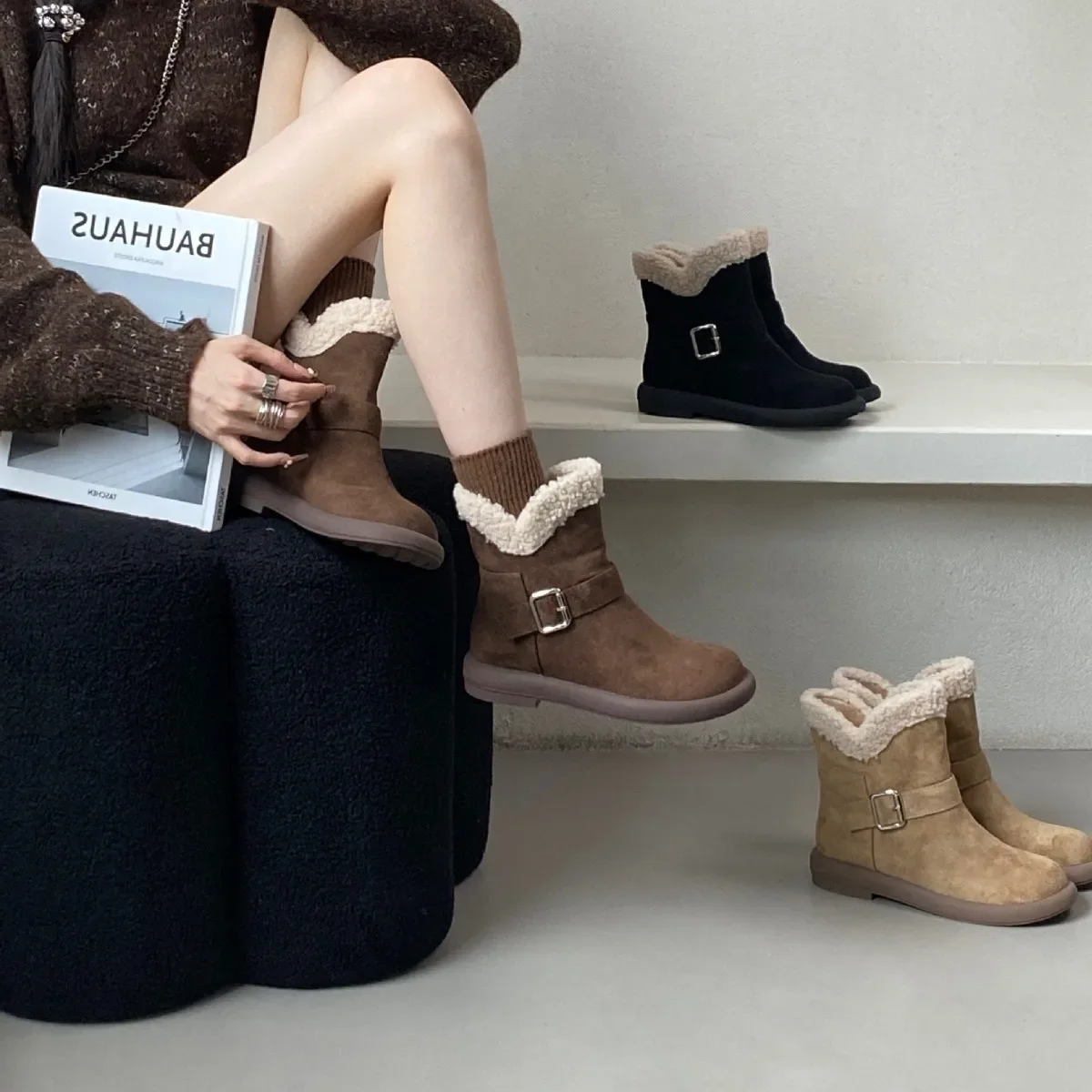 Classic Retro Matte Cowhide with Wool Boots Cotton Shoes Flat Non-slip 2025 New Winter Warm Comfortable Women Snow Boots
Classic Retro Matte Cowhide with Wool Boots Cotton Shoes Flat Non-slip 2025 New Winter Warm Comfortable Women Snow Boots