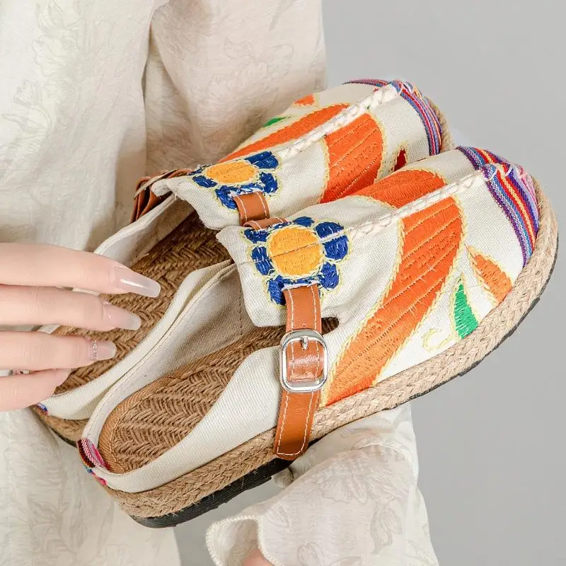 New Women's Embroidered Flat Bottom Casual Cloth Shoes round Toe Flat Heel Traditional Chinese Style Slip-On Shoes Comfortable
New Women's Embroidered Flat Bottom Casual Cloth Shoes round Toe Flat Heel Traditional Chinese Style Slip-On Shoes Comfortable