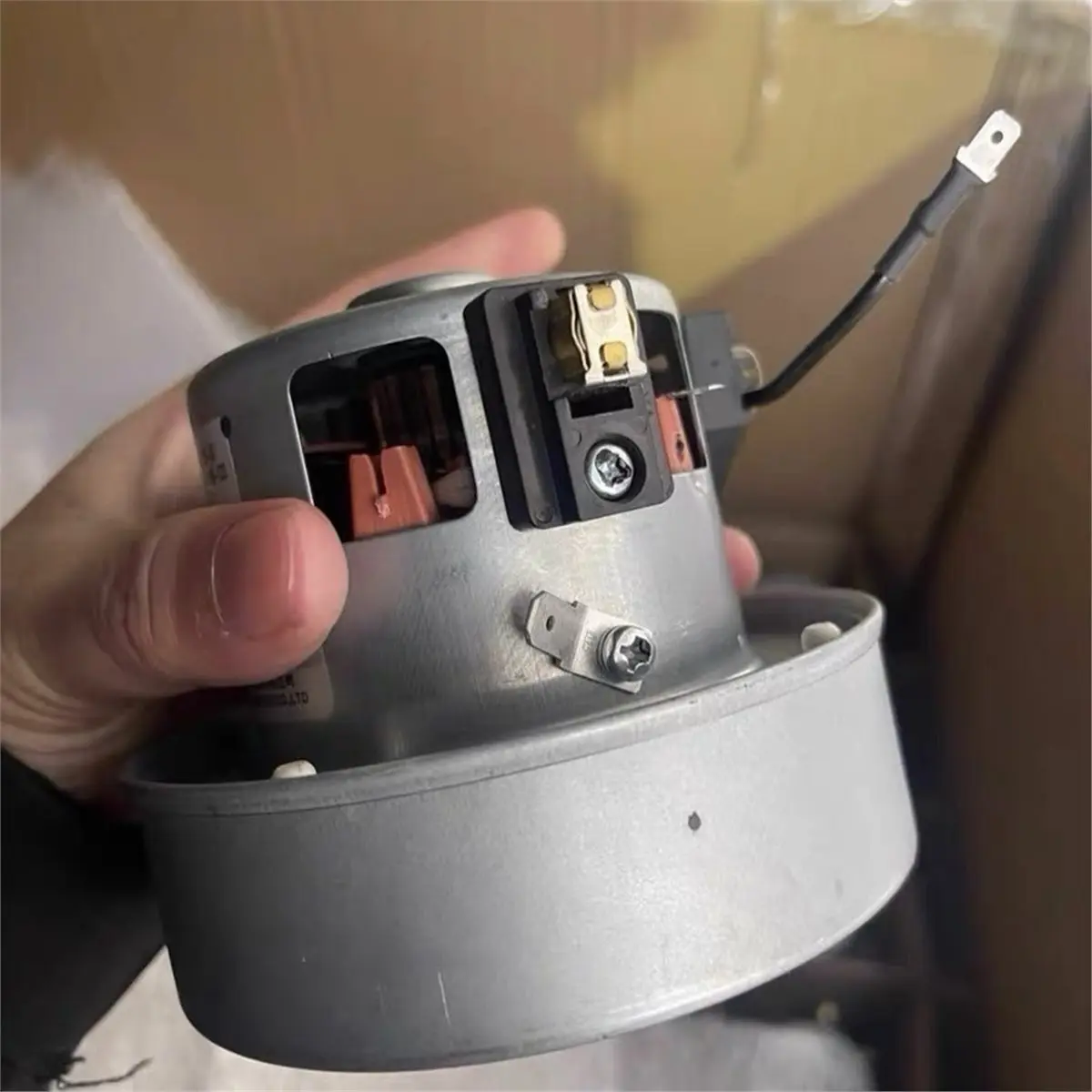 Мотор для базовой станции ABUB B83B для Roborock S75 MaxV/Qrevo S8/G20/G10/G10s, запасная часть, вентилятор автоматического сбора пыли
Мотор для базовой станции ABUB B83B для Roborock S75 MaxV/Qrevo S8/G20/G10/G10s, запасная часть, вентилятор автоматического сбора пыли