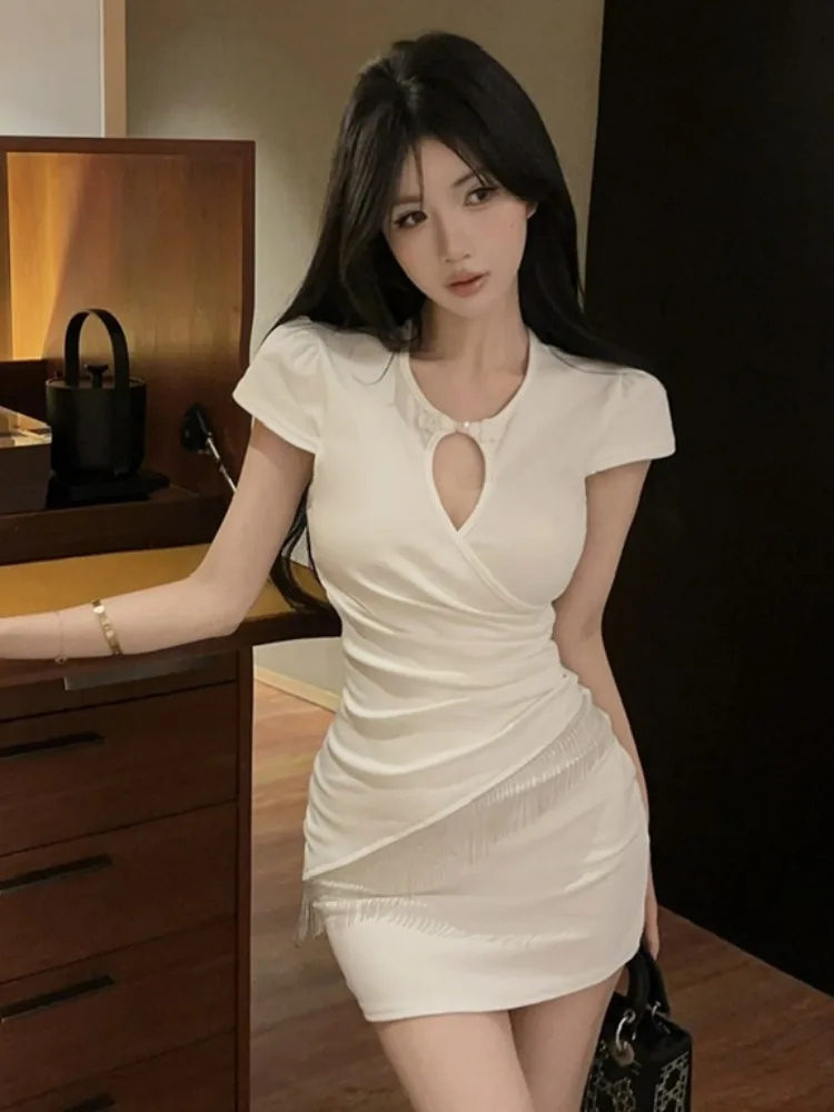 Sexy Hollow out Design Bodycon Dress Summer New Style Tassel Trimming Women's Short Skirt Princes Sleeve Princess Dress
Sexy Hollow out Design Bodycon Dress Summer New Style Tassel Trimming Women's Short Skirt Princes Sleeve Princess Dress