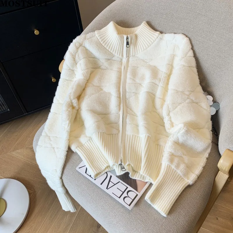 Quilted Knit Sweater Cardigan Women Zip-up Thicken Korean Fashion Coat Jackets Long Sleeve Elegant Chic Ladies Jumpers Tops 2025
Quilted Knit Sweater Cardigan Women Zip-up Thicken Korean Fashion Coat Jackets Long Sleeve Elegant Chic Ladies Jumpers Tops 2025