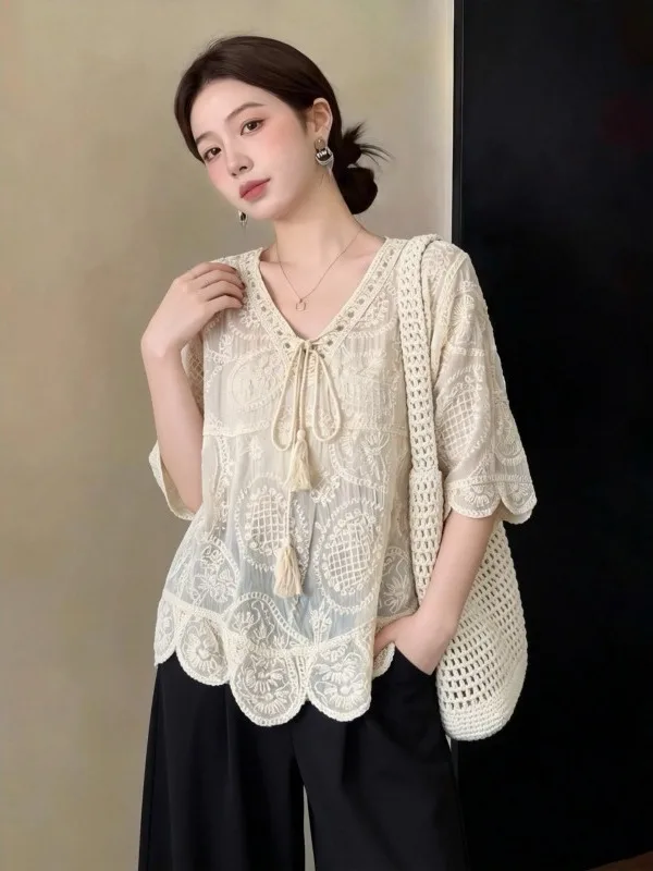 Bohemian Style Lace Shirt Women's V-neck Hook Flower Hollow out Summer New plus Size Vacation Top Korean Loose Fit Short Sleeve
Bohemian Style Lace Shirt Women's V-neck Hook Flower Hollow out Summer New plus Size Vacation Top Korean Loose Fit Short Sleeve
