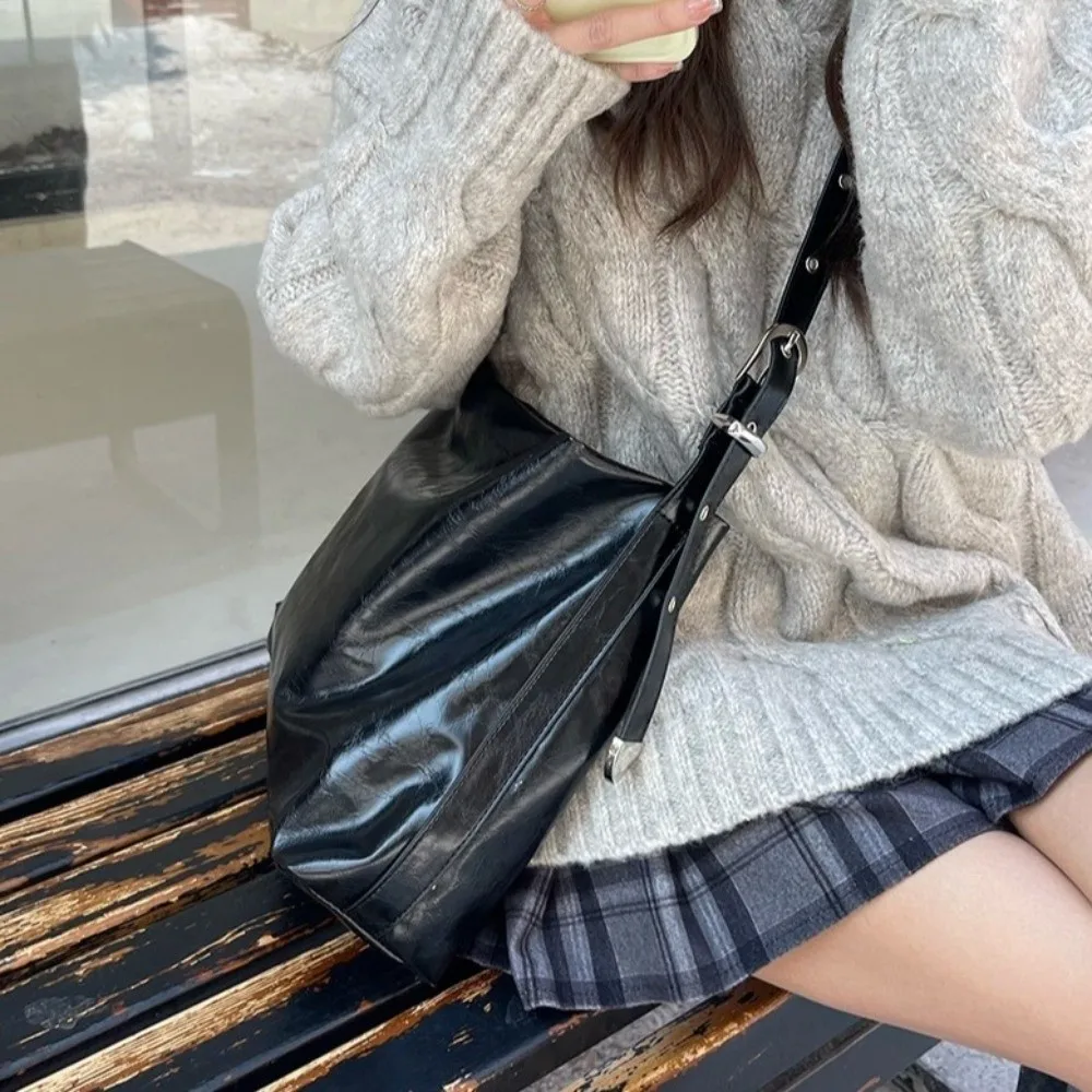 Vintage Square Large Capacity Crossbody Bag Y2k Hobo Leather Shoulder Bag Solid Color Korean Style Women Handbag Ladies
Vintage Square Large Capacity Crossbody Bag Y2k Hobo Leather Shoulder Bag Solid Color Korean Style Women Handbag Ladies