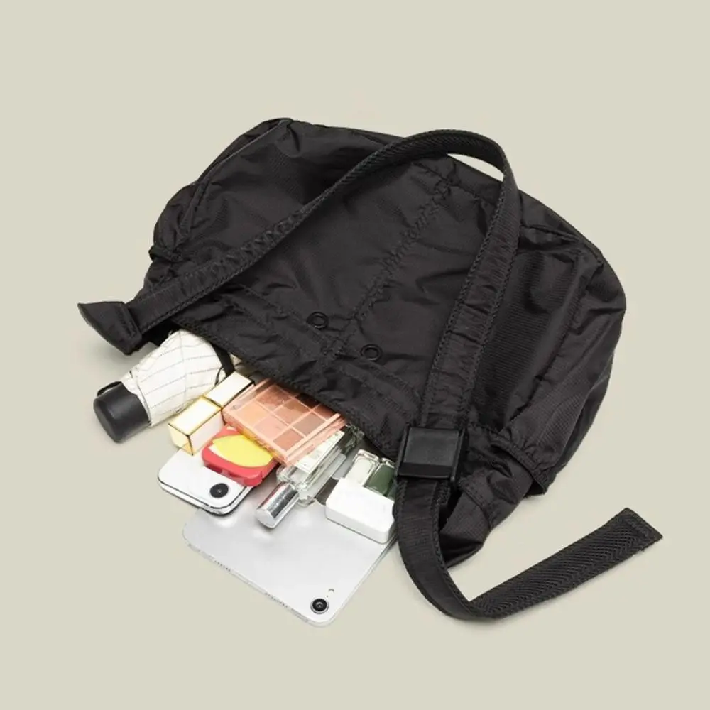 Versatile Portable Crossbody Bag Solid Color Waterproof Shoulder Bag Smooth Oxford Cloth Large Capacity Outdoor Bag Unisex
Versatile Portable Crossbody Bag Solid Color Waterproof Shoulder Bag Smooth Oxford Cloth Large Capacity Outdoor Bag Unisex
