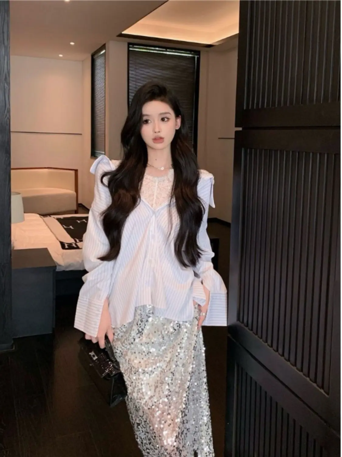 Korean Style Stripe Spliced Lace Shirt Slimming High Waist Sequin Mesh Long Skirt Set Spring Fashion Two Piece Set Women Outfits
Korean Style Stripe Spliced Lace Shirt Slimming High Waist Sequin Mesh Long Skirt Set Spring Fashion Two Piece Set Women Outfits