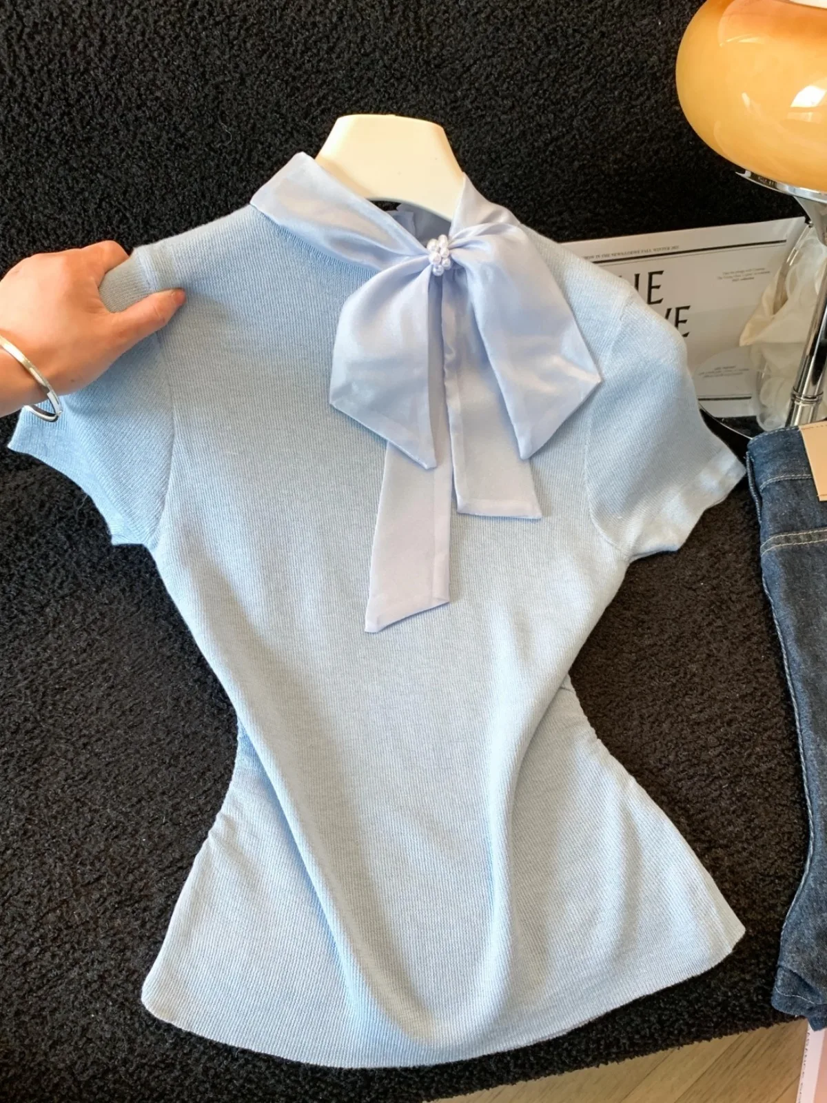 Elegant Knot Short Sleeve Knitted T-Shirt Women's Summer Thin Fashionable Ageless Top Premium Feel Pullover
Elegant Knot Short Sleeve Knitted T-Shirt Women's Summer Thin Fashionable Ageless Top Premium Feel Pullover