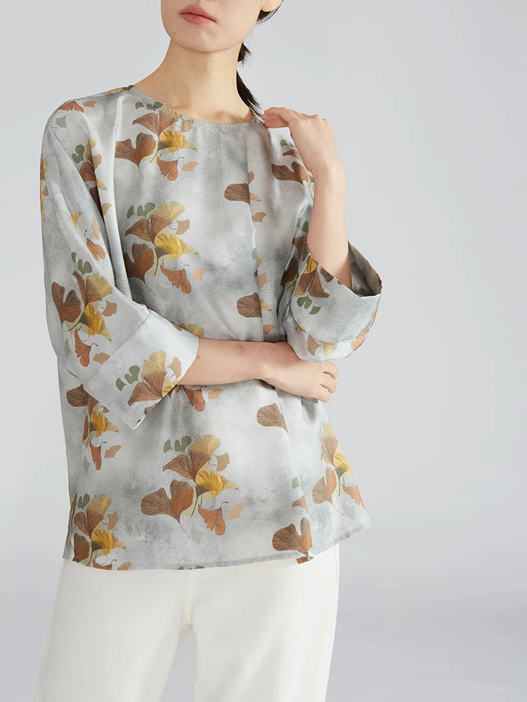 Summer 2025 Fashion T-Shirt Round Neck Lose Top Breathable Comftable Mulberry Silk Blouse
Summer 2025 Fashion T-Shirt Round Neck Lose Top Breathable Comftable Mulberry Silk Blouse
