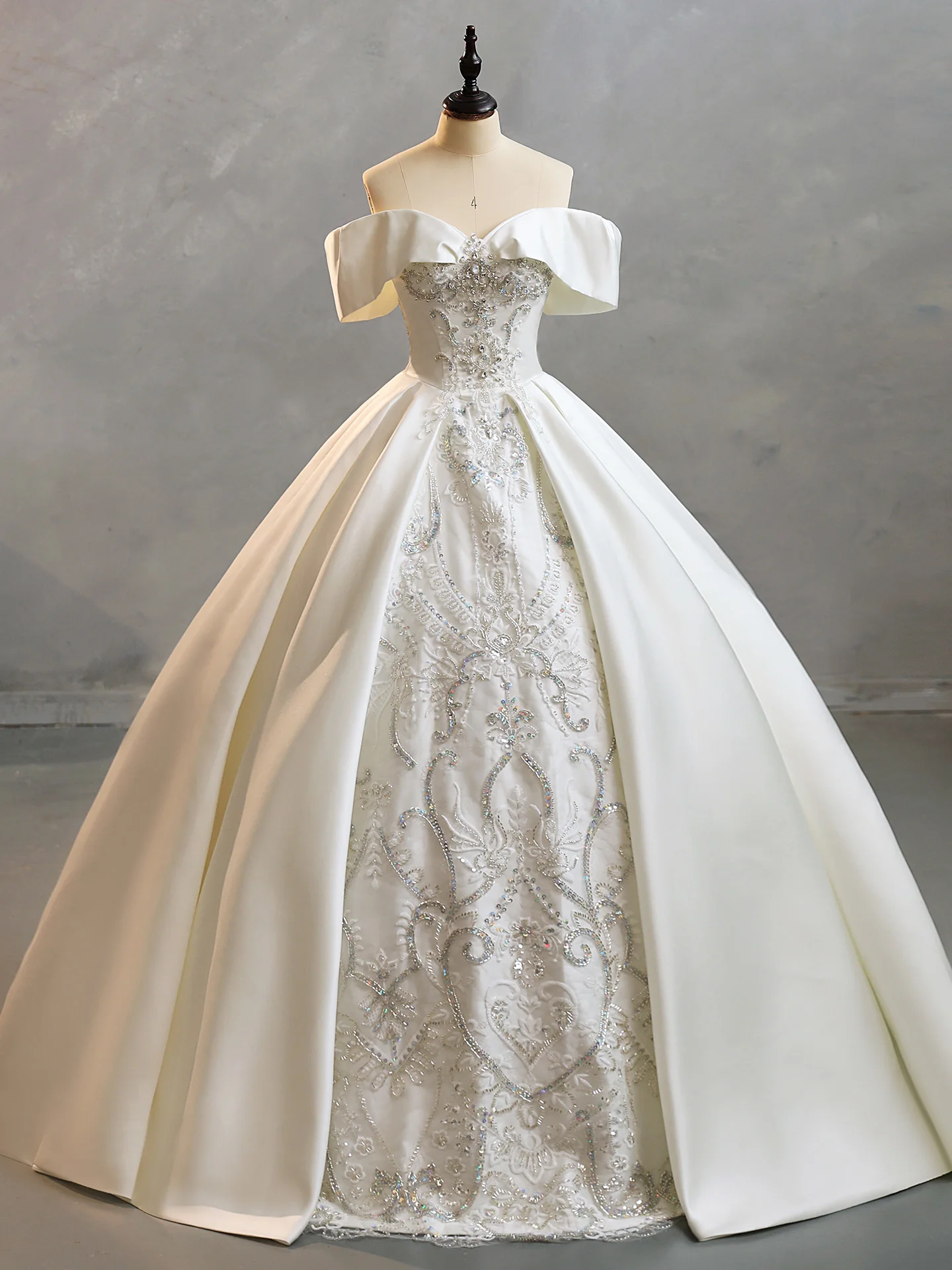 Heavy Embroidery Satin Wedding Dress One Shoulder Bridal Gown for plus Size Women Elegant Long Skirt Wedding Gown
Heavy Embroidery Satin Wedding Dress One Shoulder Bridal Gown for plus Size Women Elegant Long Skirt Wedding Gown