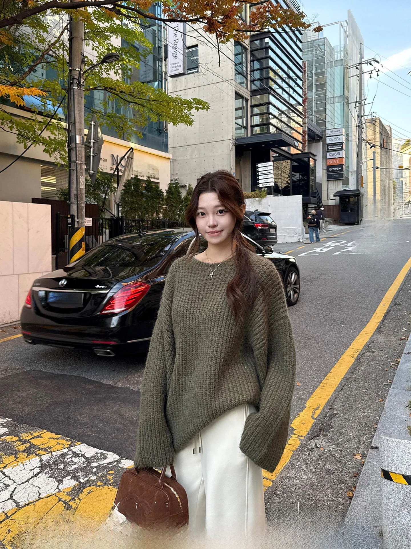 Женский свитер Xzichic Lazy Style с длинными рукавами из верблюжьей шерсти, свободный крой, комфортный, теплый, осенне-зимний, модный, для повседневной носки, вязаный.
Женский свитер Xzichic Lazy Style с длинными рукавами из верблюжьей шерсти, свободный крой, комфортный, теплый, осенне-зимний, модный, для повседневной носки, вязаный.