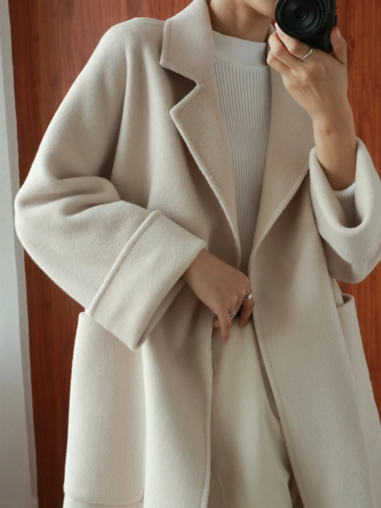 2023 New Women Solid 100% Wool Coat Double-sided Coat Fashion Loose Water Ripple Woolen Long Jacket Lapel Lace-up Coats Female W
2023 New Women Solid 100% Wool Coat Double-sided Coat Fashion Loose Water Ripple Woolen Long Jacket Lapel Lace-up Coats Female W