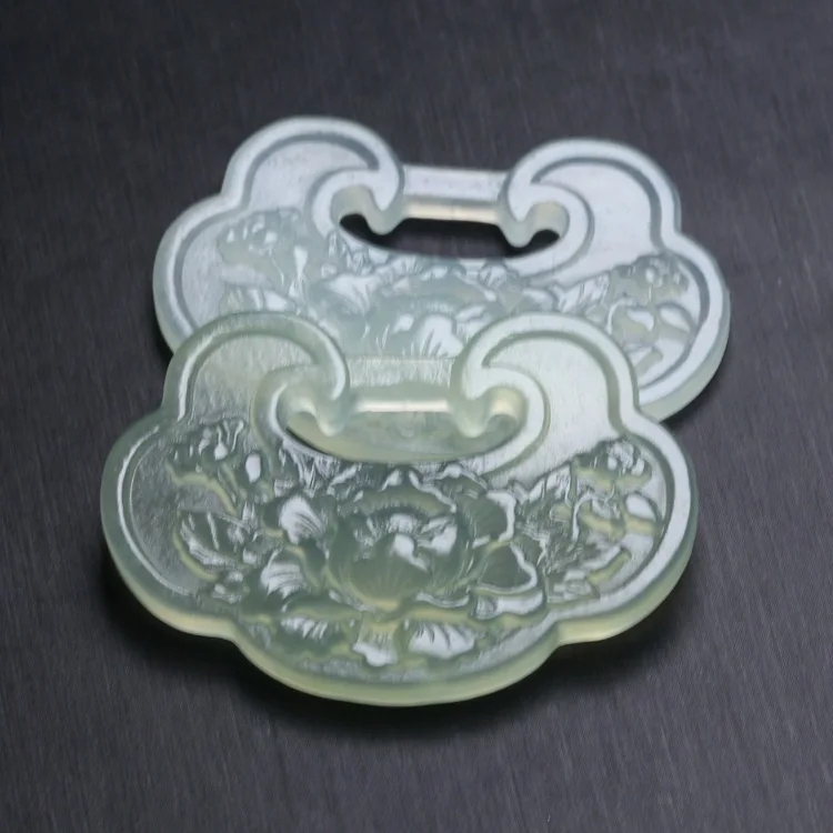 Natural Xiuyu Peony Lock Pendant Ancient Style Shaking Placket Yingluo Safety Lock
Natural Xiuyu Peony Lock Pendant Ancient Style Shaking Placket Yingluo Safety Lock