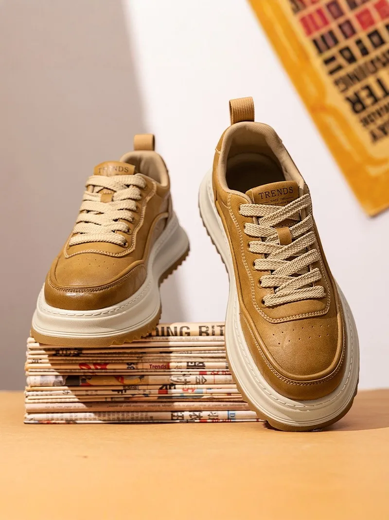 Men's Retro Fashionable Leather Surface Shoes Spring Summer Trend Thick Bottom All-Match Casual Sports Shoes Comfortable
Men's Retro Fashionable Leather Surface Shoes Spring Summer Trend Thick Bottom All-Match Casual Sports Shoes Comfortable