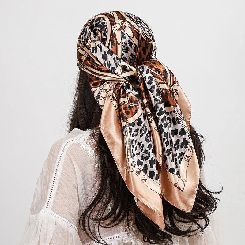 90cm Leopard Print Square Silk Scarf Women Luxury Brand Large Shawl Neckerchief Headband Female Chain Print Hijab Scarves Bandan
90cm Leopard Print Square Silk Scarf Women Luxury Brand Large Shawl Neckerchief Headband Female Chain Print Hijab Scarves Bandan