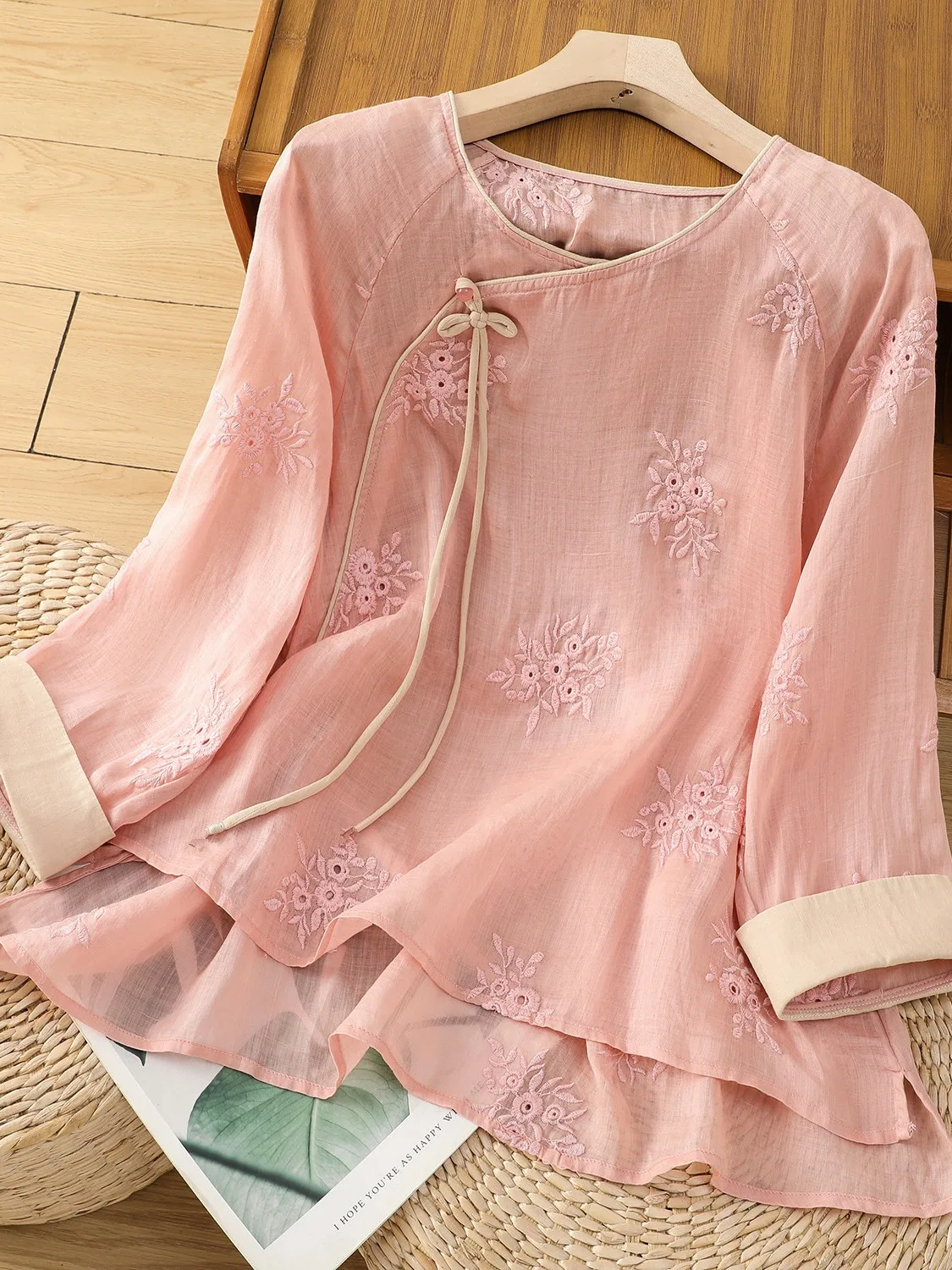 High-End Hemp Heavy Embroidery Women's Summer Shirt round Neck Slanting Sleeve Cotton Linen Top Bohemian Style Loose Fit
High-End Hemp Heavy Embroidery Women's Summer Shirt round Neck Slanting Sleeve Cotton Linen Top Bohemian Style Loose Fit