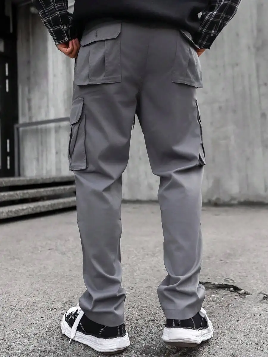 Men Grey Solid Straight-Leg Cargo Work Pants With Multiple Pockets
Men Grey Solid Straight-Leg Cargo Work Pants With Multiple Pockets