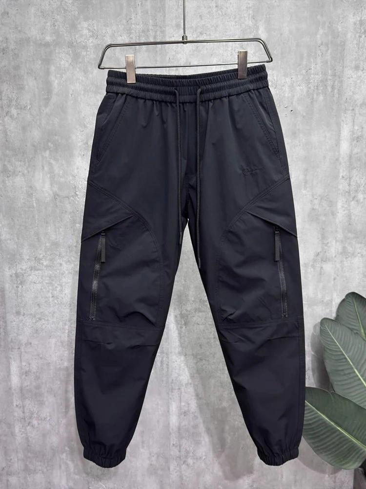 Мужские повседневные рабочие брюки с вышивкой, на флисовой подкладке, с отворотами и эластичным поясом, осенне-зимние, модные, универсальные, спортивные, многофункциональные...
Мужские повседневные рабочие брюки с вышивкой, на флисовой подкладке, с отворотами и эластичным поясом, осенне-зимние, модные, универсальные, спортивные, многофункциональные...