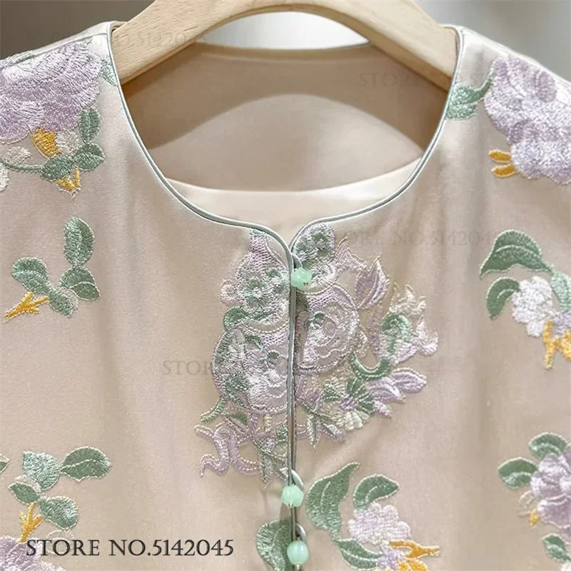 Traditional Embroidery Cheongsam Tops New Chinese Style Female Qipao Vest Sexy Sleeveless Waistcoat Jacket Vintage Outwear Shirt
Traditional Embroidery Cheongsam Tops New Chinese Style Female Qipao Vest Sexy Sleeveless Waistcoat Jacket Vintage Outwear Shirt