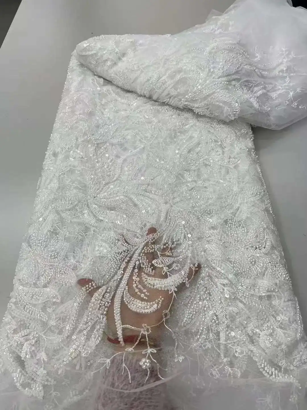 New Design Luxurious African Lace Fabric Sequins Beads Embroidery Groom Nigerian High Quality French Net Lace Fabric For Sewing
New Design Luxurious African Lace Fabric Sequins Beads Embroidery Groom Nigerian High Quality French Net Lace Fabric For Sewing