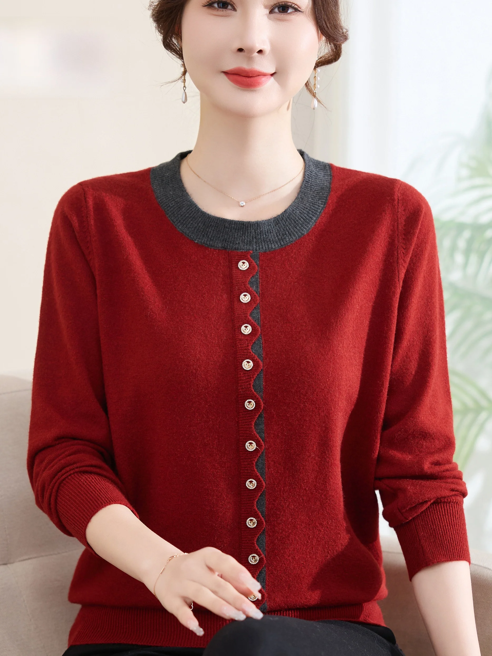 Loose Fit Knitted Sweater for Mom Spring New Sle Thin round Ne Button Design Senior Women's Faion Casual Top
Loose Fit Knitted Sweater for Mom Spring New Sle Thin round Ne Button Design Senior Women's Faion Casual Top