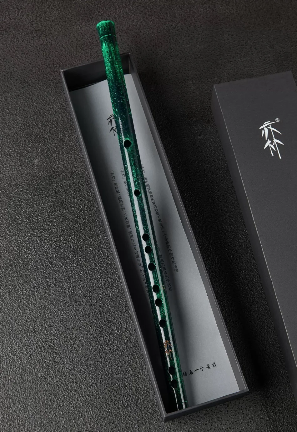 Handmade Green Floral Lacquer Dizi, Chinese Bamboo Transverse Flute, Heritage Art Instrument for Beginners & Professionals
Handmade Green Floral Lacquer Dizi, Chinese Bamboo Transverse Flute, Heritage Art Instrument for Beginners & Professionals