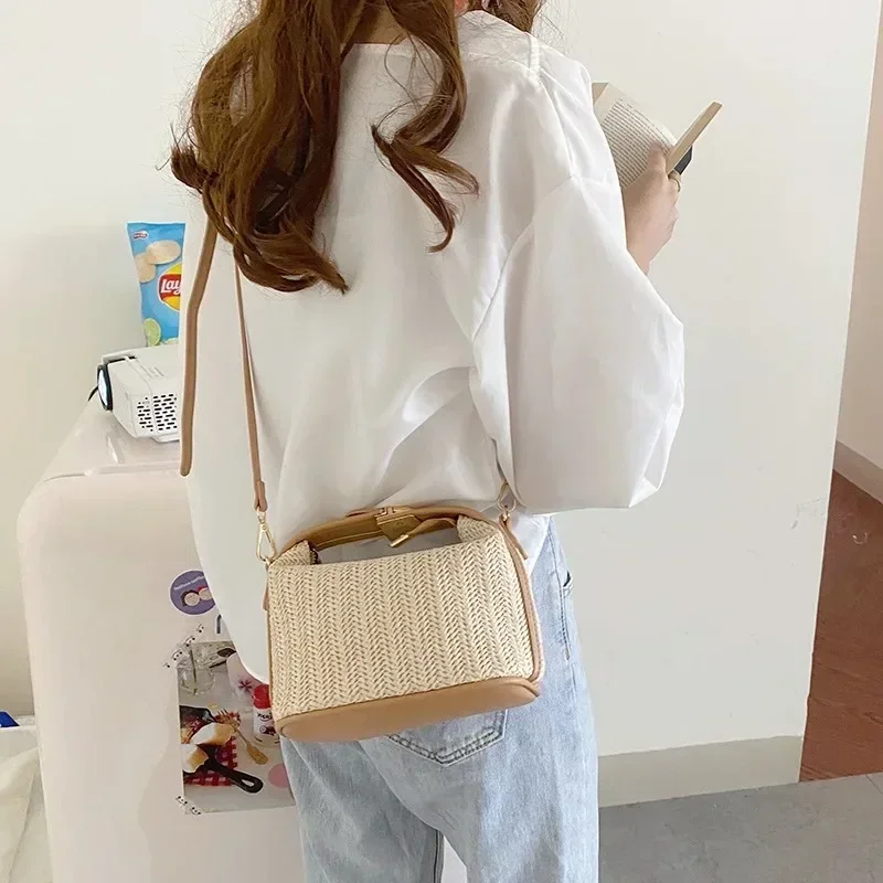2025 New Rattan Tote Bag, High-Quality Woven Handbag for Women, Perfect for Beach Vacations & Casual Daily Use
2025 New Rattan Tote Bag, High-Quality Woven Handbag for Women, Perfect for Beach Vacations & Casual Daily Use