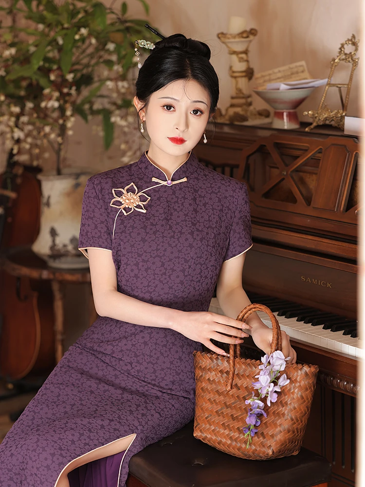 Elegant Purple Long Style Retro Chinese Vintage Shanghai Atmosphere Summer New Arrival Women's Traditional Co...
Elegant Purple Long Style Retro Chinese Vintage Shanghai Atmosphere Summer New Arrival Women's Traditional Co...