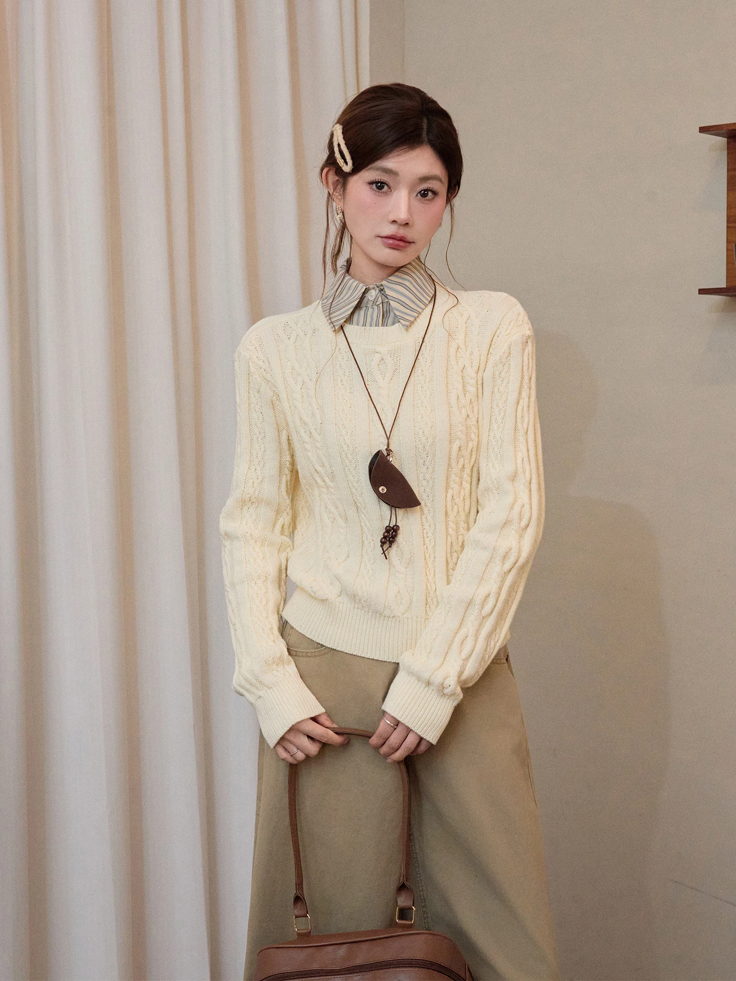 Оригинальный белый корейский свитер Little Fi Lazy Twist с длинными рукавами, вязаный, женский, осенне-зимний, приталенный, тонкий топ
Оригинальный белый корейский свитер Little Fi Lazy Twist с длинными рукавами, вязаный, женский, осенне-зимний, приталенный, тонкий топ