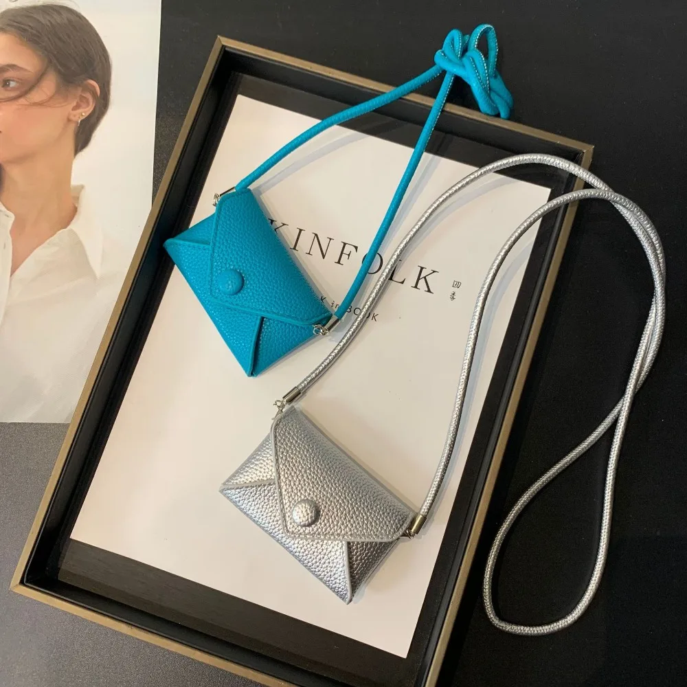 New Mini Storage Pouch Necklace PU Leather Waist Bag Multifunctional Solid Color Shoulder Bag
New Mini Storage Pouch Necklace PU Leather Waist Bag Multifunctional Solid Color Shoulder Bag