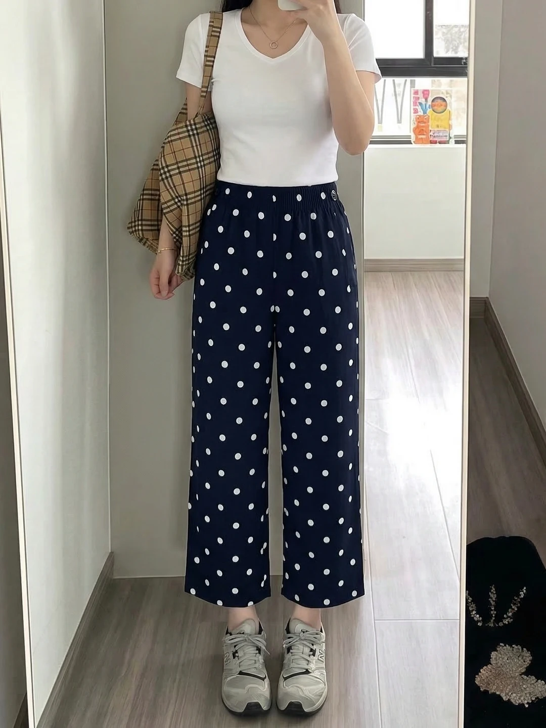 plus Size Summer Thin Elastic Waist Polka Dot Straight Leg Casual Pants Women Loose Hiding Hip Slimming Nine Point Wide Leg P...
plus Size Summer Thin Elastic Waist Polka Dot Straight Leg Casual Pants Women Loose Hiding Hip Slimming Nine Point Wide Leg P...