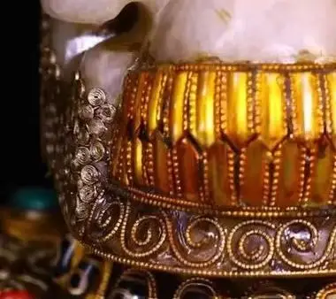 16"Xizang Folk Collection Crystal Mosaic Gem gZi Beads Shell Crown Buddha Skull Head Amulet Buddhist Niche Worship Hall
16"Xizang Folk Collection Crystal Mosaic Gem gZi Beads Shell Crown Buddha Skull Head Amulet Buddhist Niche Worship Hall