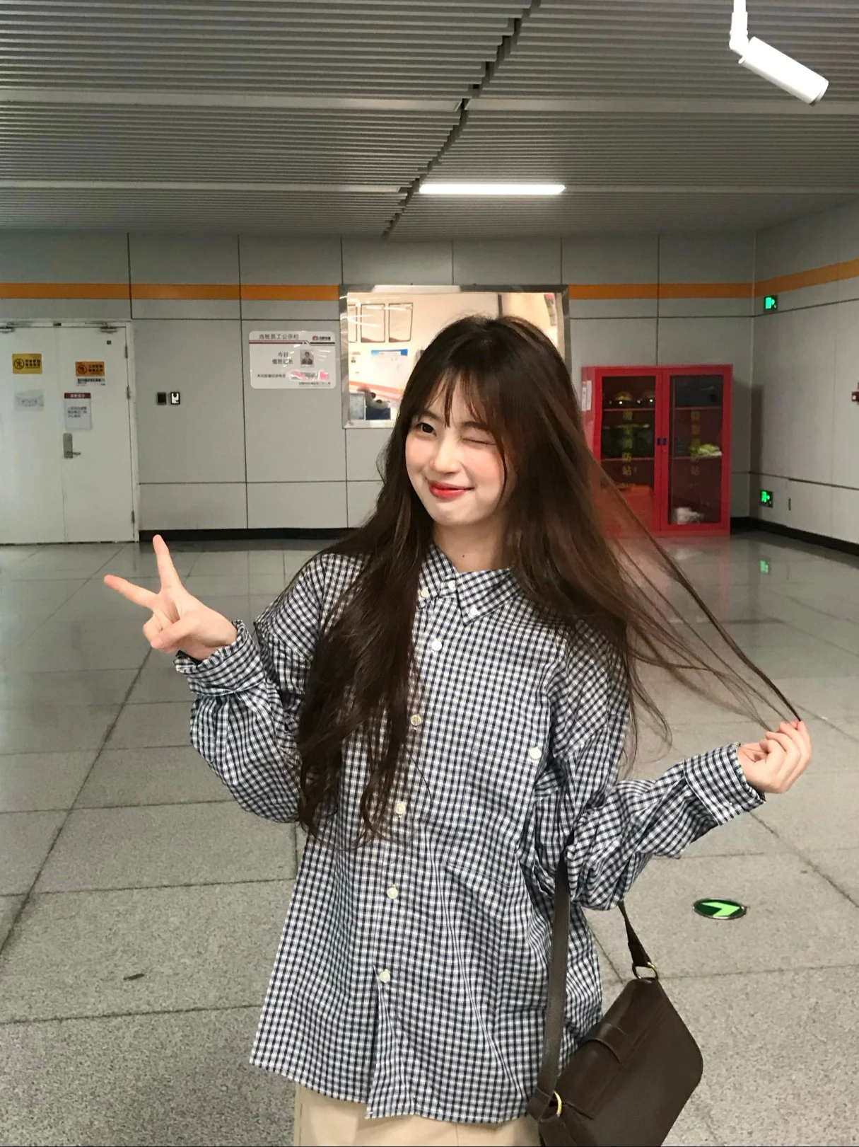 Retro American Blue Plaid Women's irt Loose Casual Long Sve Top Versatile Early Winter Design Breathable Skin-friendly
Retro American Blue Plaid Women's irt Loose Casual Long Sve Top Versatile Early Winter Design Breathable Skin-friendly