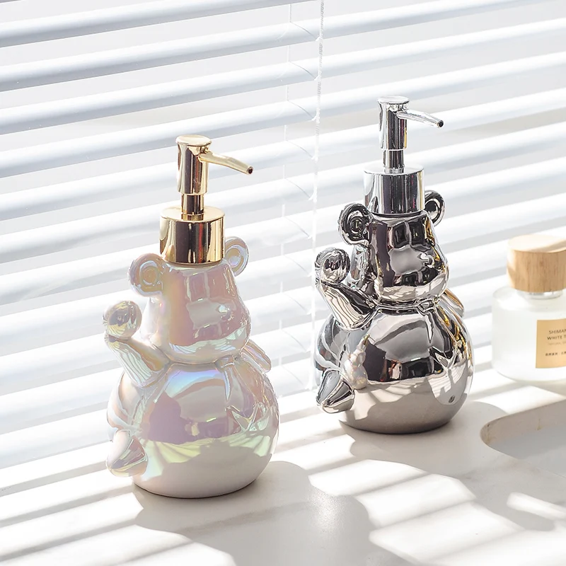 Дозатор для шампуня для душа, керамический креативный мультяшный медведь, дозирующая бутылка для лосьона, шампунь для ванной комнаты, мытье тела, ручная стирка
Дозатор для шампуня для душа, керамический креативный мультяшный медведь, дозирующая бутылка для лосьона, шампунь для ванной комнаты, мытье тела, ручная стирка