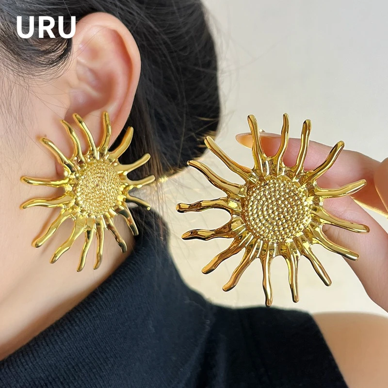 Fashion Jewelry Vintage Temperament Metal Sun Shaped Earrings For Women Party Gifts Simply Design Ear Accessories Hot Sale
Fashion Jewelry Vintage Temperament Metal Sun Shaped Earrings For Women Party Gifts Simply Design Ear Accessories Hot Sale
