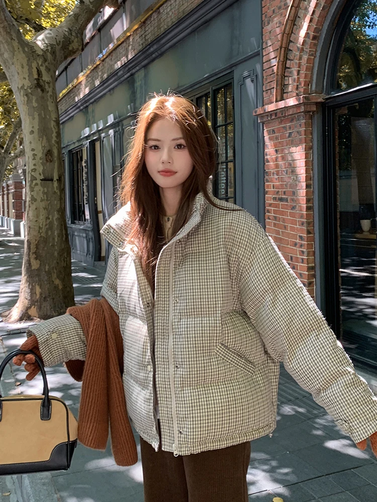 Korean Plaid Zipper Parkas Women Winter Thick Warm Stand Collar Casual Puffy Coats Female Loose All Match Office Lady Outwear 
Korean Plaid Zipper Parkas Women Winter Thick Warm Stand Collar Casual Puffy Coats Female Loose All Match Office Lady Outwear