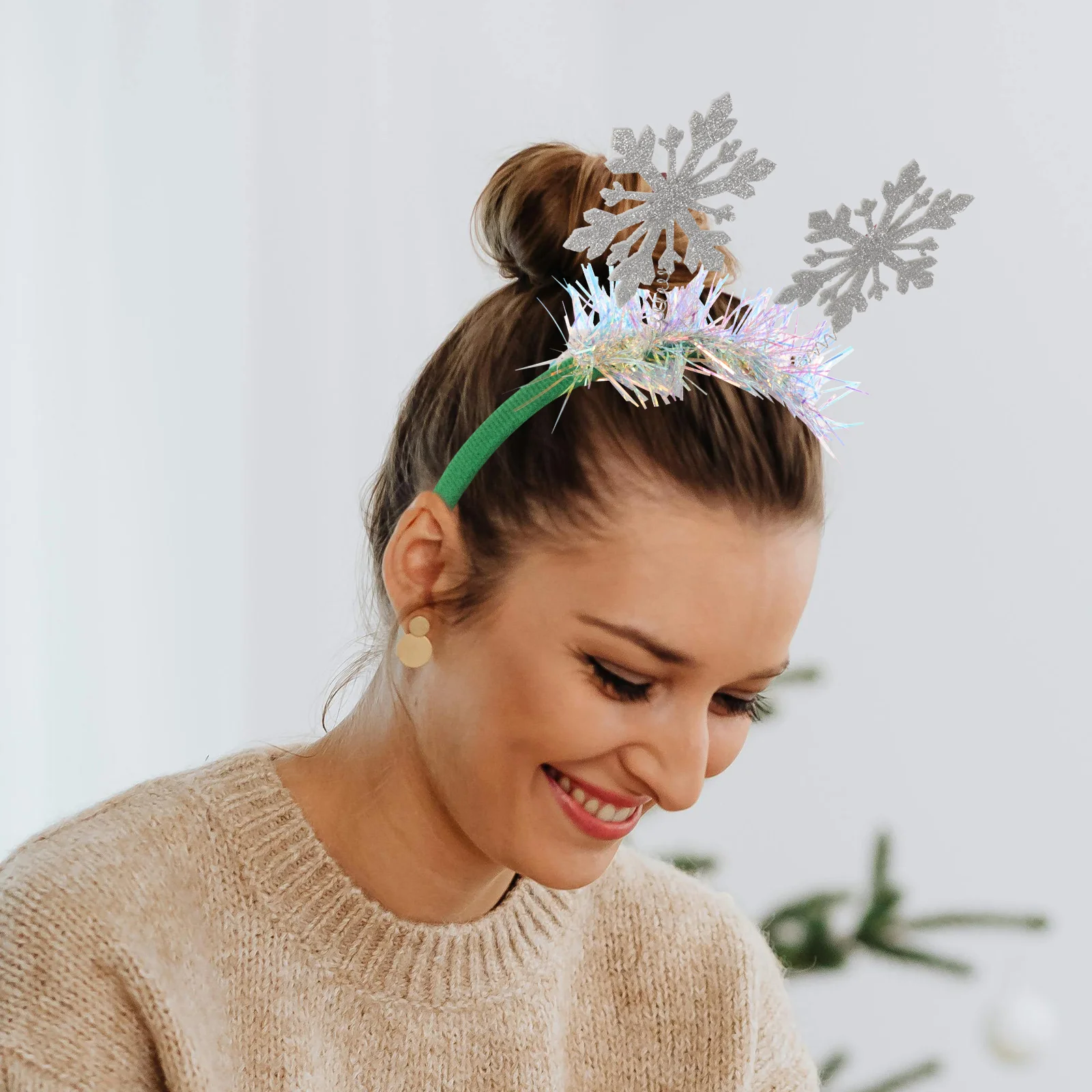 Delicate Snowflake Headband Glitter Hair Accessories Festive Christmas Costume Party Winter Women Girls Headgear Cloth Pet
Delicate Snowflake Headband Glitter Hair Accessories Festive Christmas Costume Party Winter Women Girls Headgear Cloth Pet