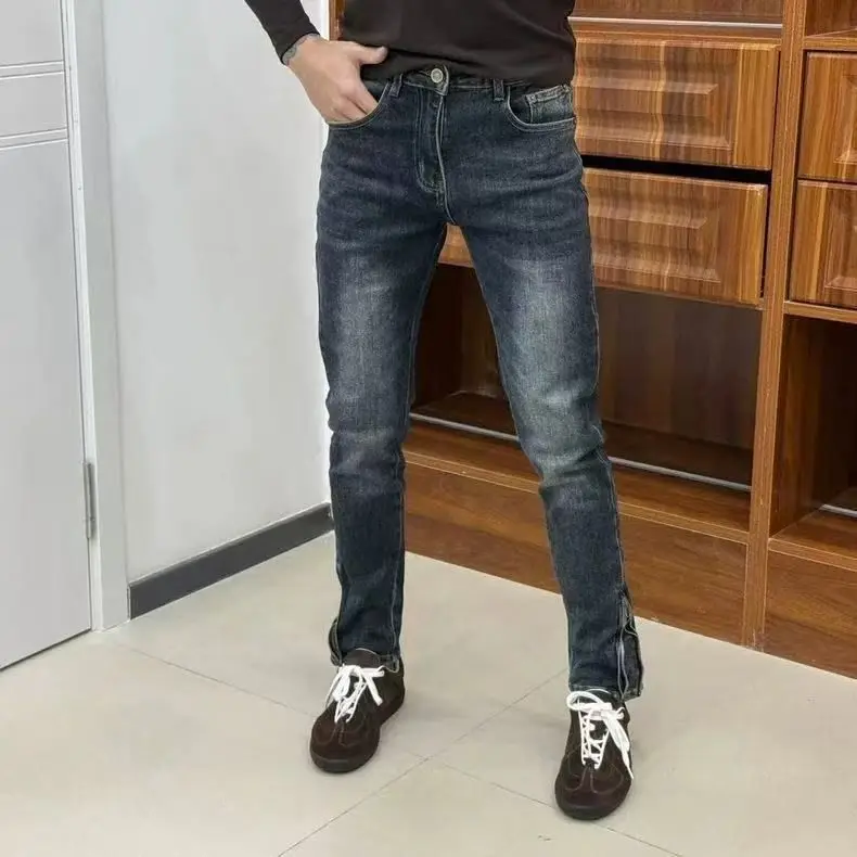 Высококачественные винтажные синие джинсы мужские, зауженные, повседневные, универсальные, в корейском стиле, осенние, новые, модные, из смесового хлопка и полиэстера
Высококачественные винтажные синие джинсы мужские, зауженные, повседневные, универсальные, в корейском стиле, осенние, новые, модные, из смесового хлопка и полиэстера