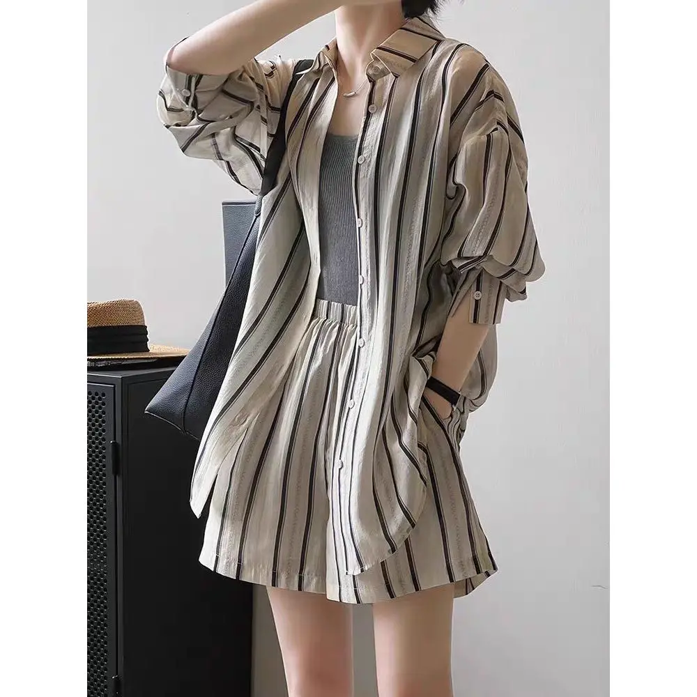 Casual Striped Lace Up Women Shorts Suits Lapel Half Sleeve Single Breasted Shirt Wide Leg Shorts 2025 Summer New Chic Lady Sets
Casual Striped Lace Up Women Shorts Suits Lapel Half Sleeve Single Breasted Shirt Wide Leg Shorts 2025 Summer New Chic Lady Sets