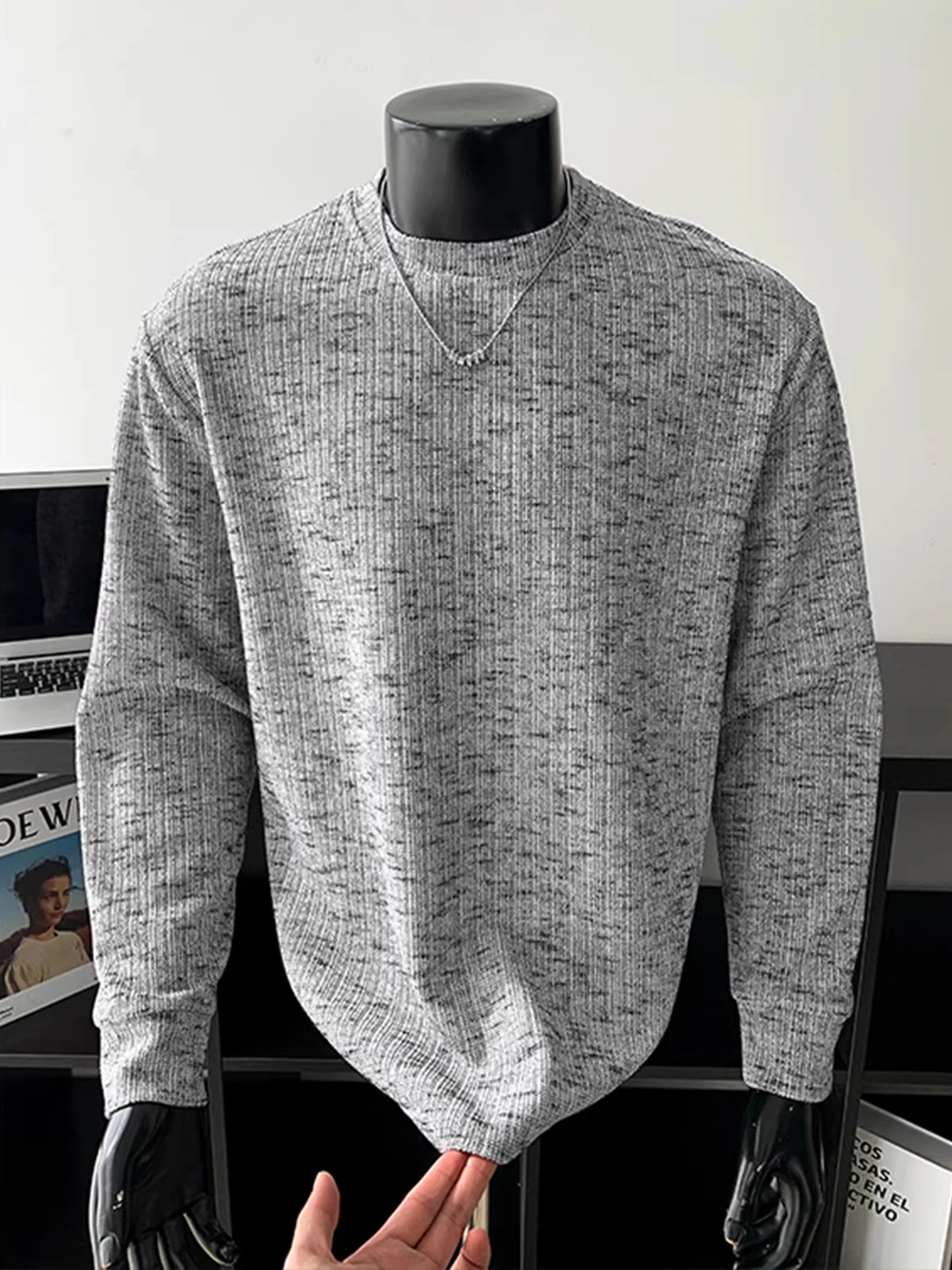 Мужская толстовка оверсайз с текстурой тай-дай, весна 2026, американский стиль, повседневная базовая футболка для ношения под одеждой
Мужская толстовка оверсайз с текстурой тай-дай, весна 2026, американский стиль, повседневная базовая футболка для ношения под одеждой