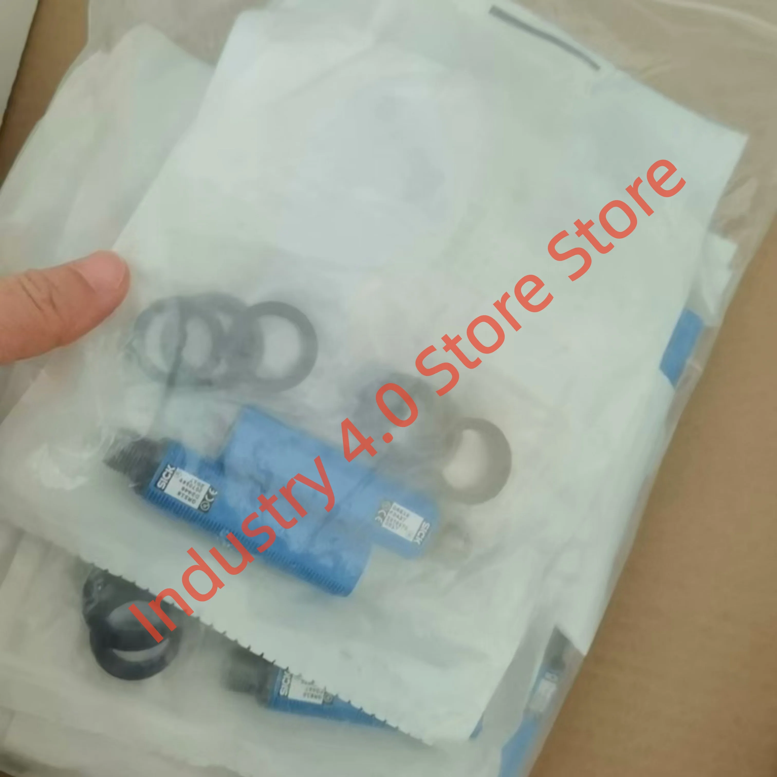 New GRSE18-P2447 GTB6L-N1211 Sensor original
New GRSE18-P2447 GTB6L-N1211 Sensor original