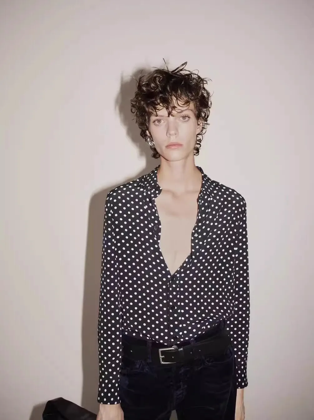 Summer 2024 Women's Faionable Slim Fit Long Sve Polka Dot irt Versatile Turn-down Collar Polyester Anti-UV Chinese Pro...
Summer 2024 Women's Faionable Slim Fit Long Sve Polka Dot irt Versatile Turn-down Collar Polyester Anti-UV Chinese Pro...
