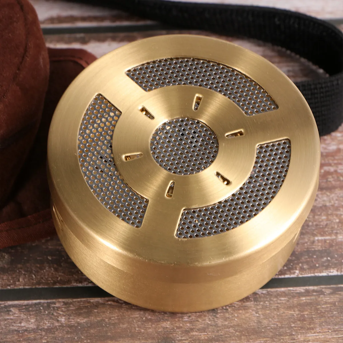 1Pcs Pure Copper Moxibustion Box Portable Compact Adjustable Ventilation Moxa Tank for Arthritis Neck Shoulder Knee Pain Relief
1Pcs Pure Copper Moxibustion Box Portable Compact Adjustable Ventilation Moxa Tank for Arthritis Neck Shoulder Knee Pain Relief