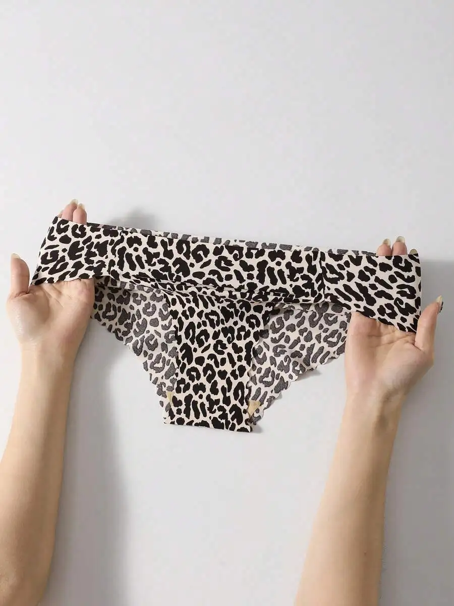 7pcs Women Comfortable Breathable Leopard Print Seamless High Cut Triangle Briefs
7pcs Women Comfortable Breathable Leopard Print Seamless High Cut Triangle Briefs