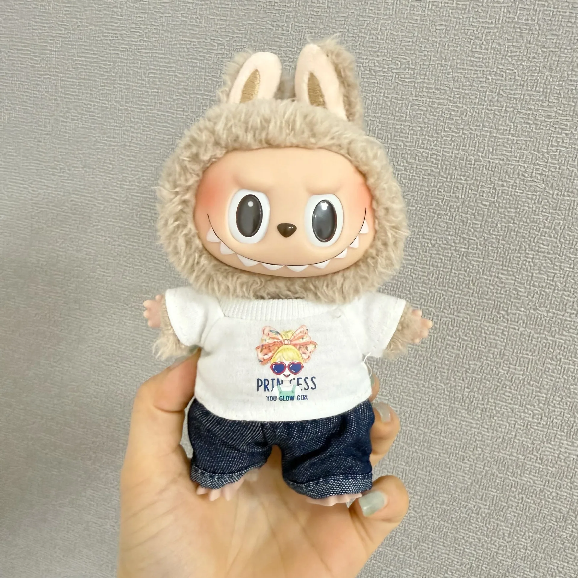 Labubu Doll Clothes Generation 1 2 and 3 Labubu Clothing Set Keychain Princess Denim Set Cute Exo Kpop
Labubu Doll Clothes Generation 1 2 and 3 Labubu Clothing Set Keychain Princess Denim Set Cute Exo Kpop