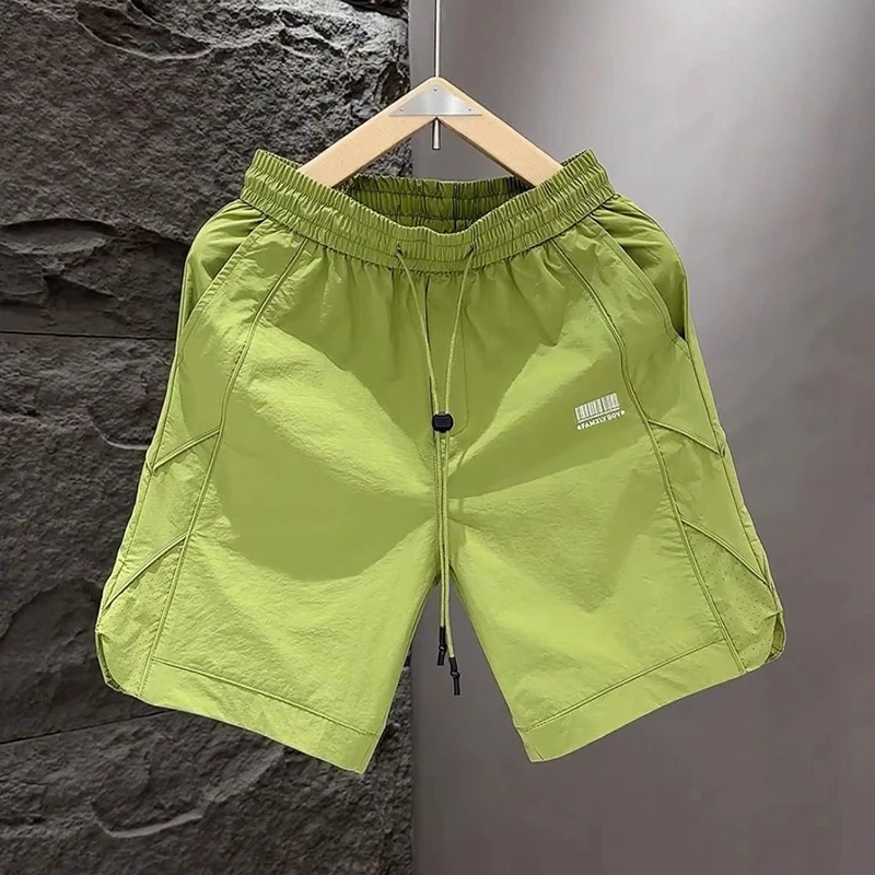 Fashion Elastic Pockets Spliced Embroidery Casual Shorts Men's Clothing Summer New Loose All-match High Waist Beach Shorts
Fashion Elastic Pockets Spliced Embroidery Casual Shorts Men's Clothing Summer New Loose All-match High Waist Beach Shorts