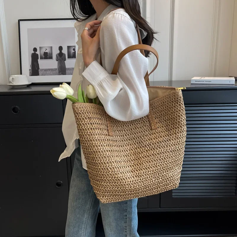 Hand-woven Women's Shoulder Handbag Bohemian 2025 Summer Fashion Straw Beach Tote Bag Travel Shopper Weaving Shopping Bags
Hand-woven Women's Shoulder Handbag Bohemian 2025 Summer Fashion Straw Beach Tote Bag Travel Shopper Weaving Shopping Bags