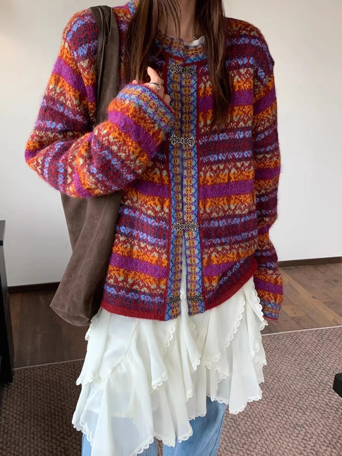 Gagarich Retro Heavy Industry Knitted Fel Island Jacquard Sweater Jacket Women 2025 Winter New Style Chic Buckle Knitted Top
Gagarich Retro Heavy Industry Knitted Fel Island Jacquard Sweater Jacket Women 2025 Winter New Style Chic Buckle Knitted Top